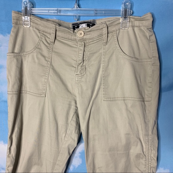 R4R- Khaki Capri size 13 - Picture 2 of 10